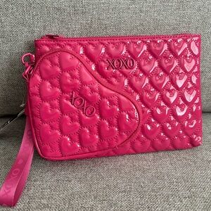 SOLD 🔥 NWT XOXO Pouches 💗🖤